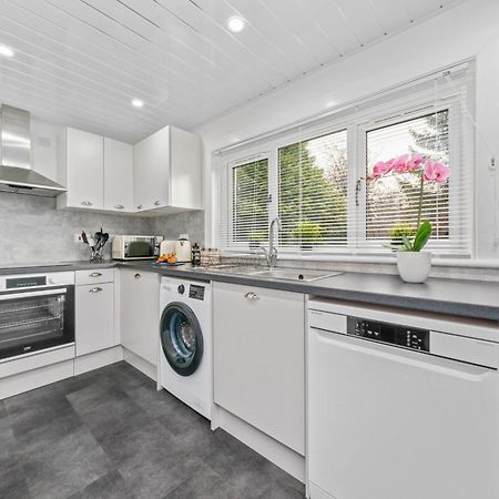 West End House By Klass Living Bellshill Extérieur photo