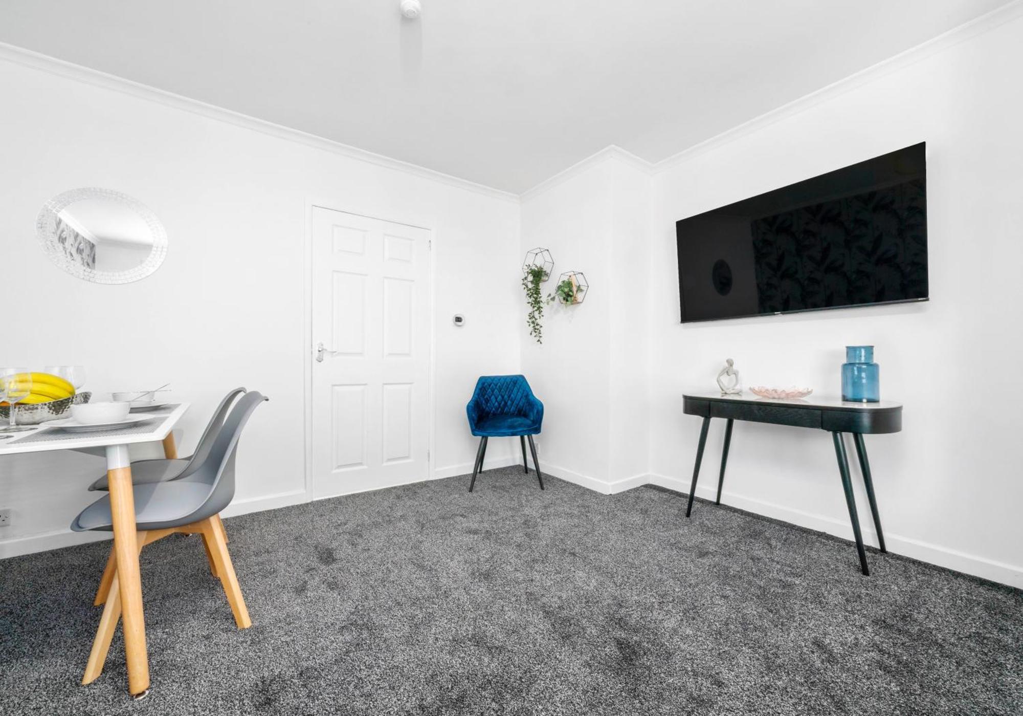 West End House By Klass Living Bellshill Extérieur photo