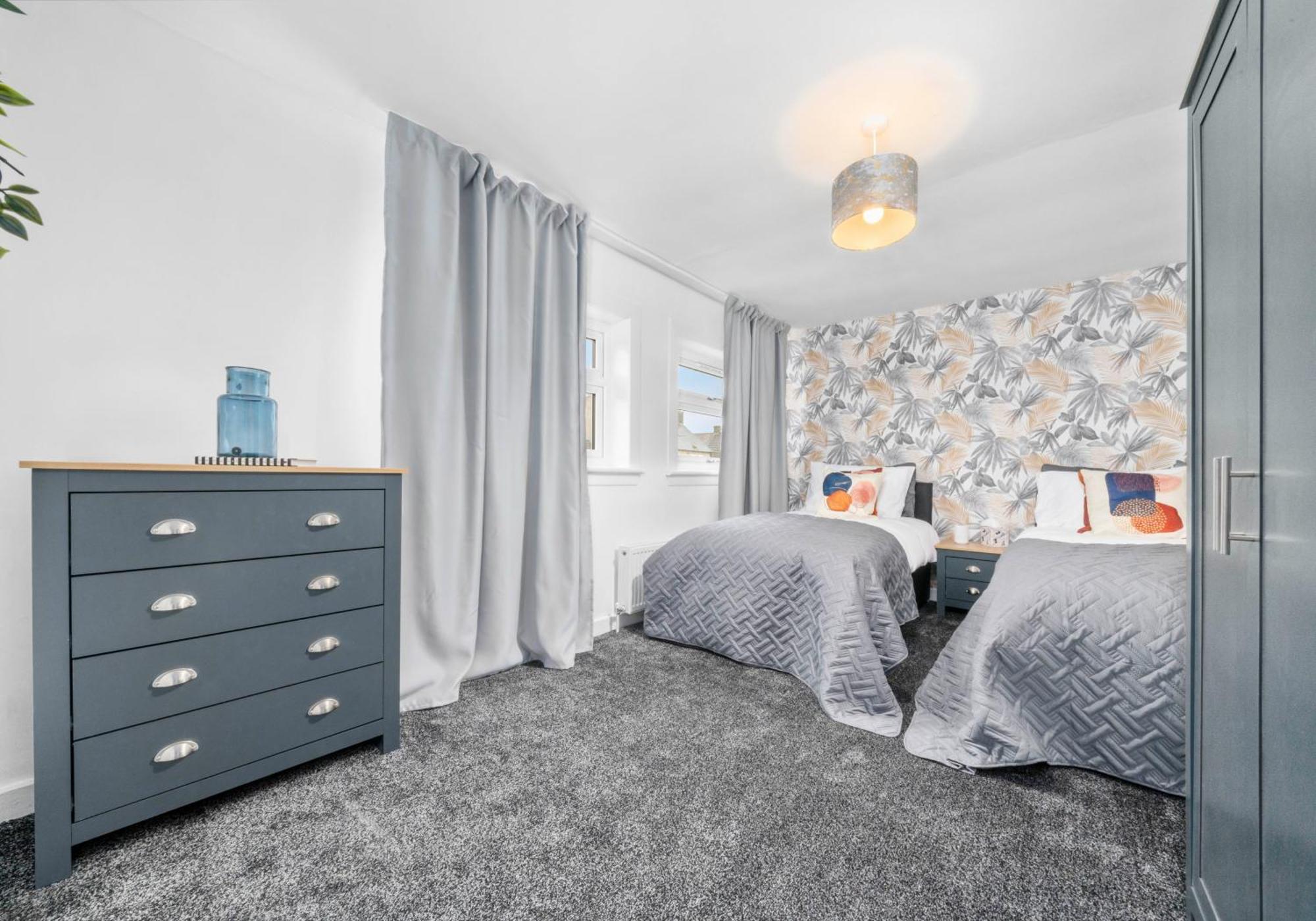 West End House By Klass Living Bellshill Extérieur photo